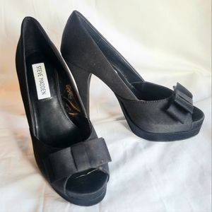 Steve Madden Fendora Black Satin Heels 6.5